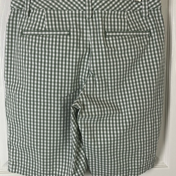 Land’s End women’s green/white gingham print shorts, size 2 - Picture 2 of 13